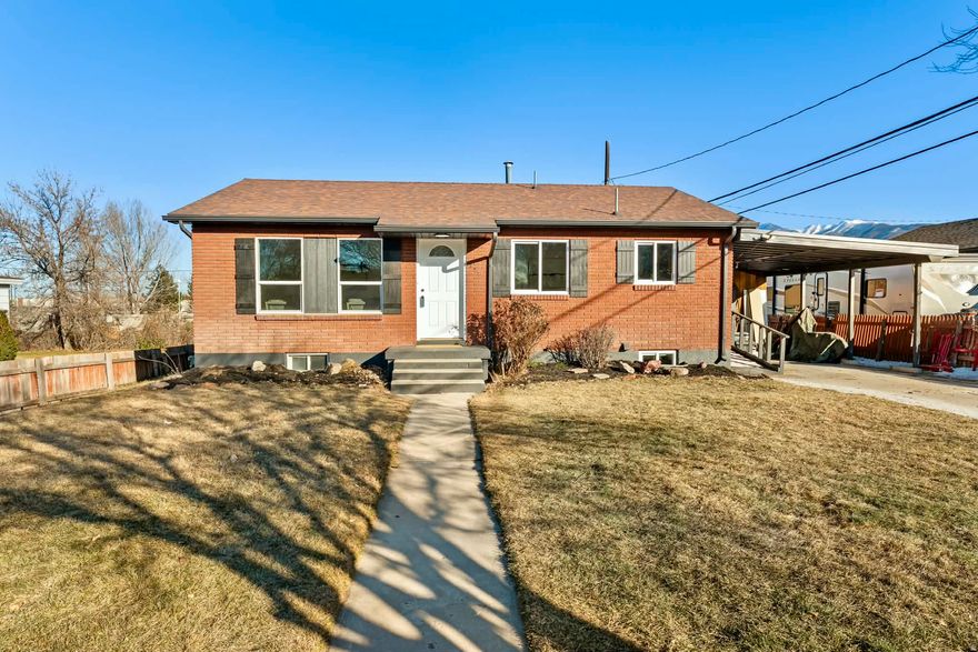 Your future starts here!  Come take a look.   Great starter home!  Established neighborhood. 5 minutes to the freeway. Close to all the amenities, shopping, gym, schools, restaurants and recreation. Let the basement apartment pay your mortgage. With  seperate laundry and room for two more bedrooms in the unfinished space.   Come check it out. Open House Saturday 1/31 @11-2