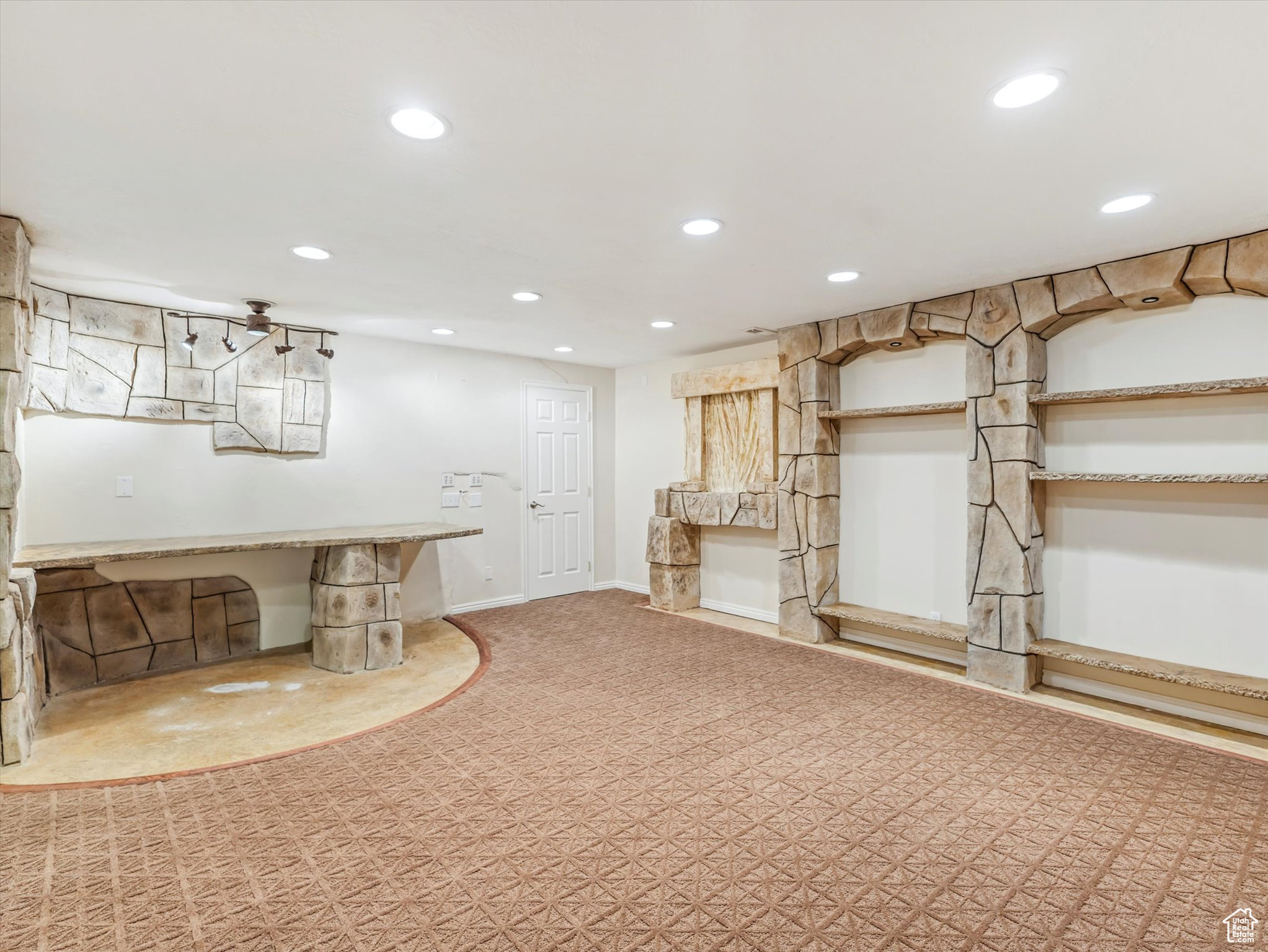 SANDY HILLS - Residential