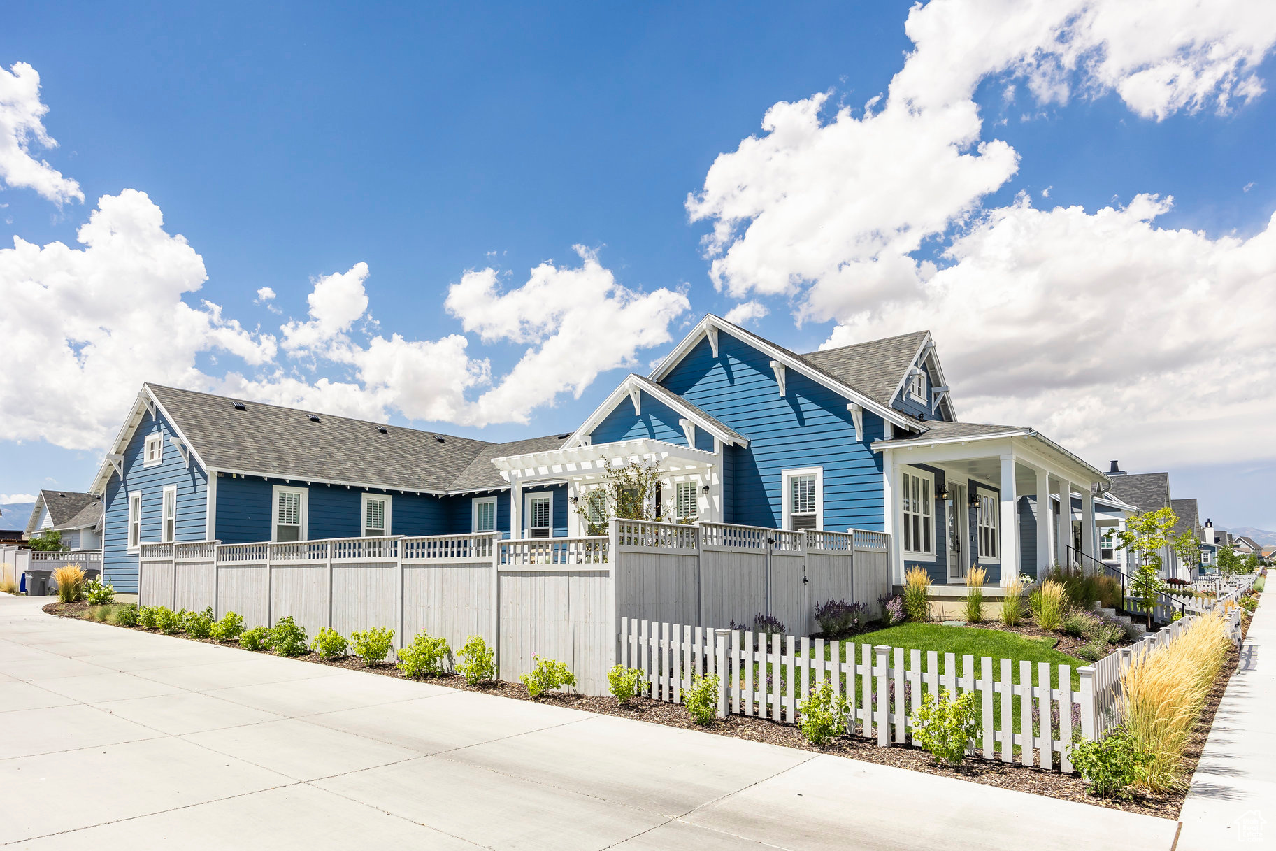 DAYBREAK LAKE ISLAND - Residential