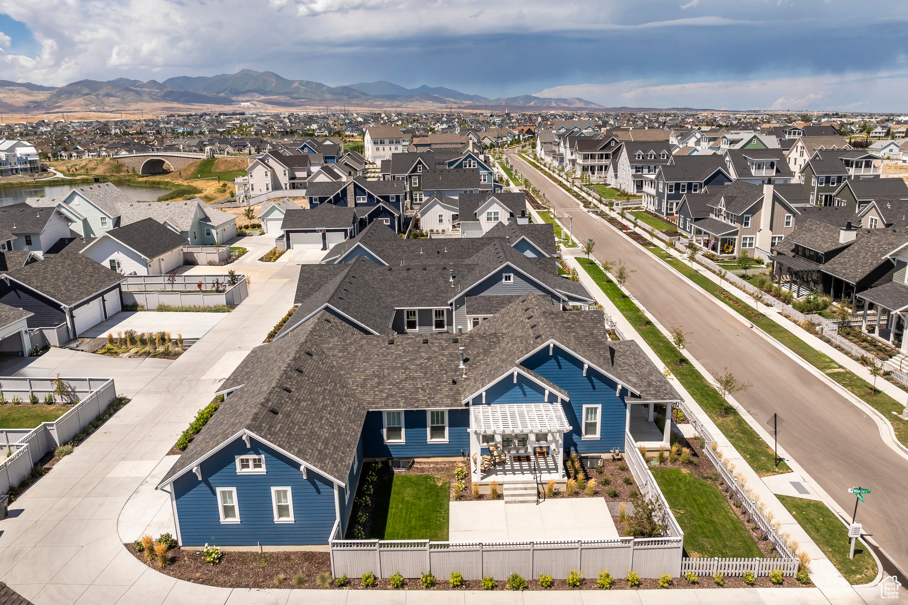 DAYBREAK LAKE ISLAND - Residential