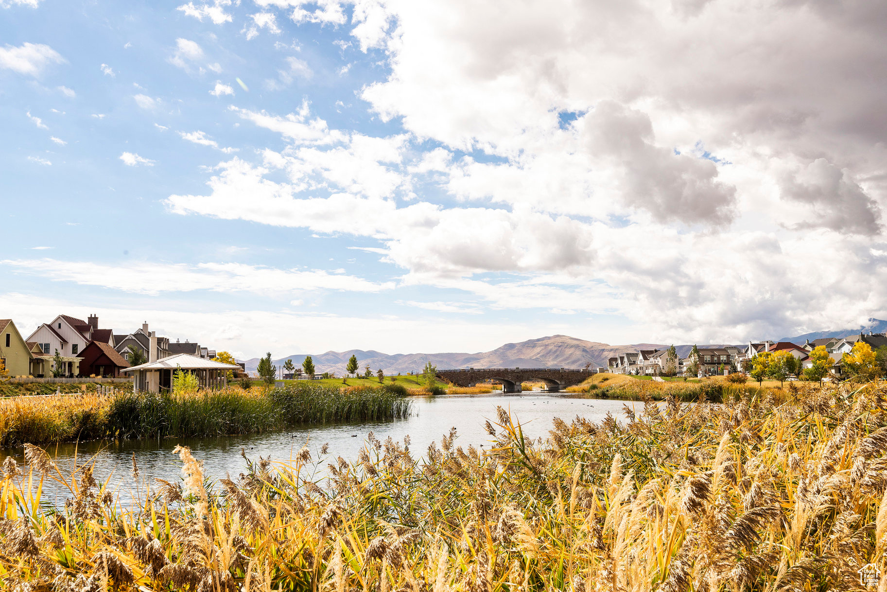 DAYBREAK LAKE ISLAND - Residential