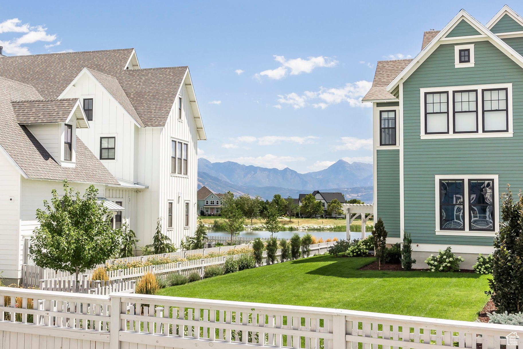 DAYBREAK LAKE ISLAND - Residential