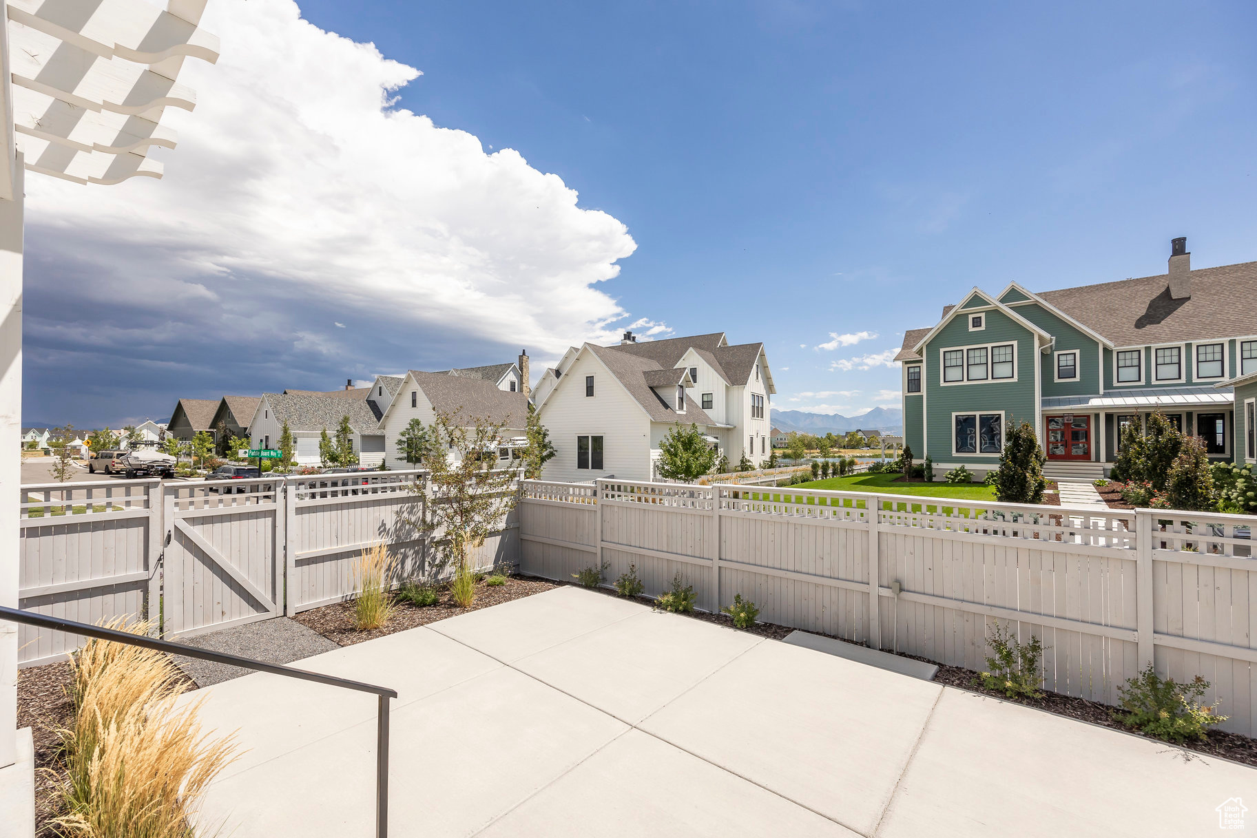 DAYBREAK LAKE ISLAND - Residential