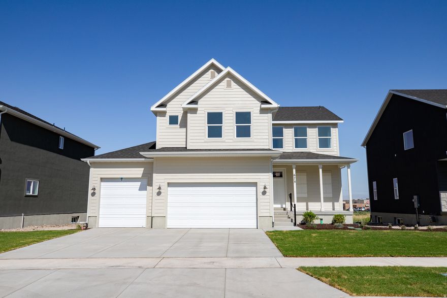 AMAZING $20,000 INCENTIVE TOWARDS CLOSING COSTS, RATE BUYDOWN, OR PRICE REDUCTION REGARDLESS OF LENDER! Must-See New Salem Fields Community! Move-in ready! This beautiful home built by Flagship Homes features 4 bedrooms, 2.5 bathrooms, quartz countertops, landscaped front yard (backyard can be landscaped for an additional charge), and 3 car garage. The primary bedroom has a vaulted ceiling, large walk-in closet, and dual sinks with a separate tub/shower. With an unfinished basement, this home provides space for storage and room to grow. (If preferred, basement can be finished for an additional charge.) Call for more information or stop by our model home at 495 E 720 N Salem, UT for a tour. Model home hours: Monday-Saturday 11 AM - 6 PM. Buyers to verify all information. Square footage is from house plans.