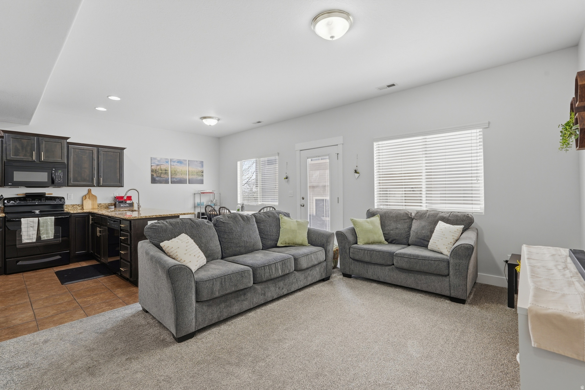 PARKWAY VILLAGE P R - Residential