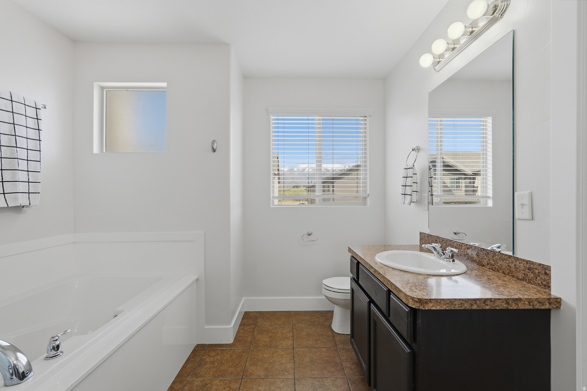 PARKWAY VILLAGE P R - Residential