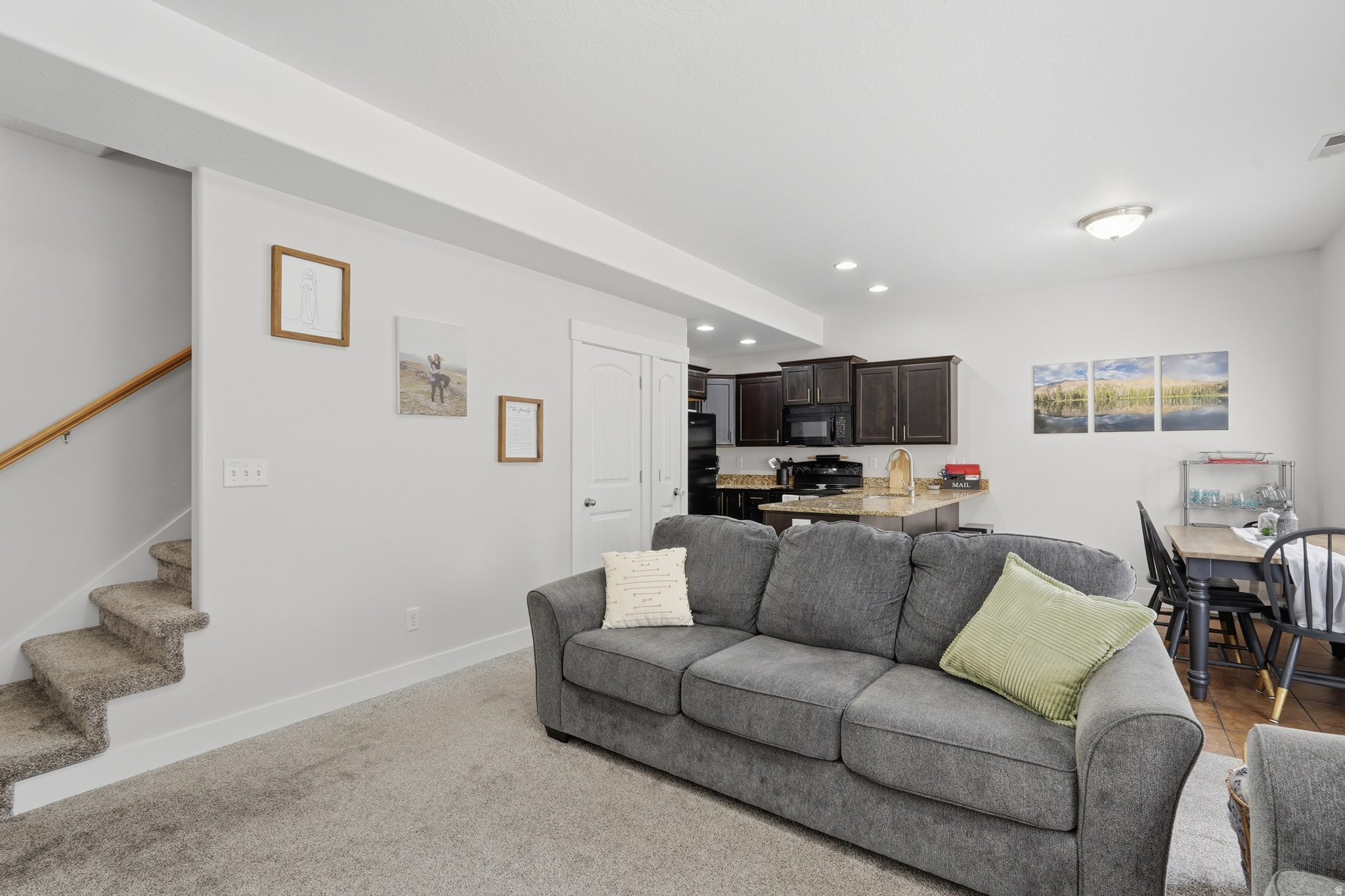 PARKWAY VILLAGE P R - Residential