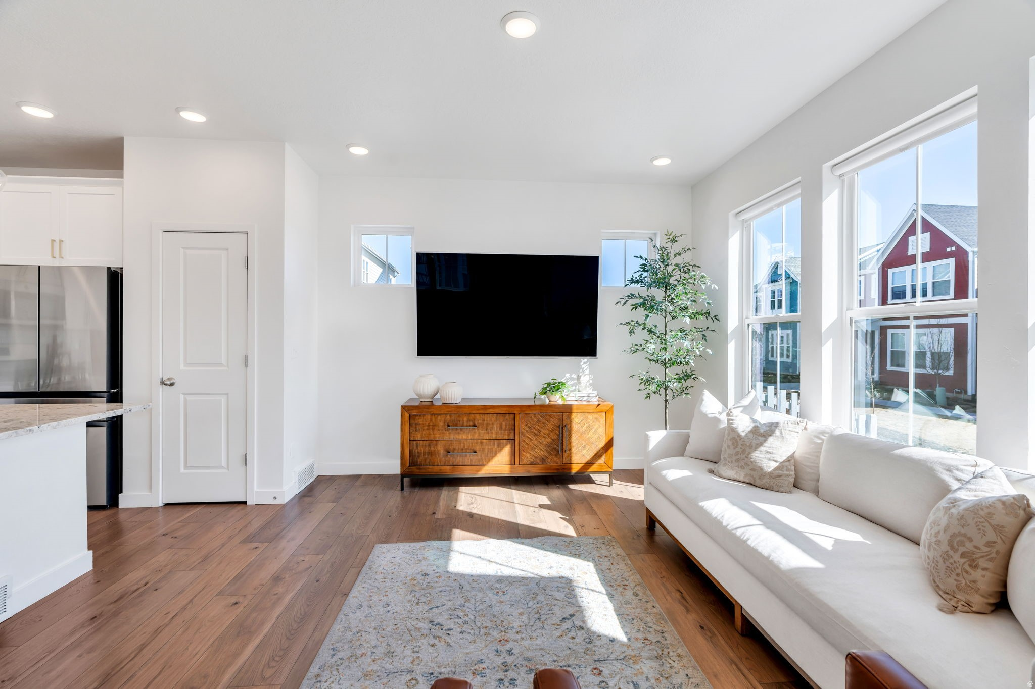 DAYBREAK - Residential