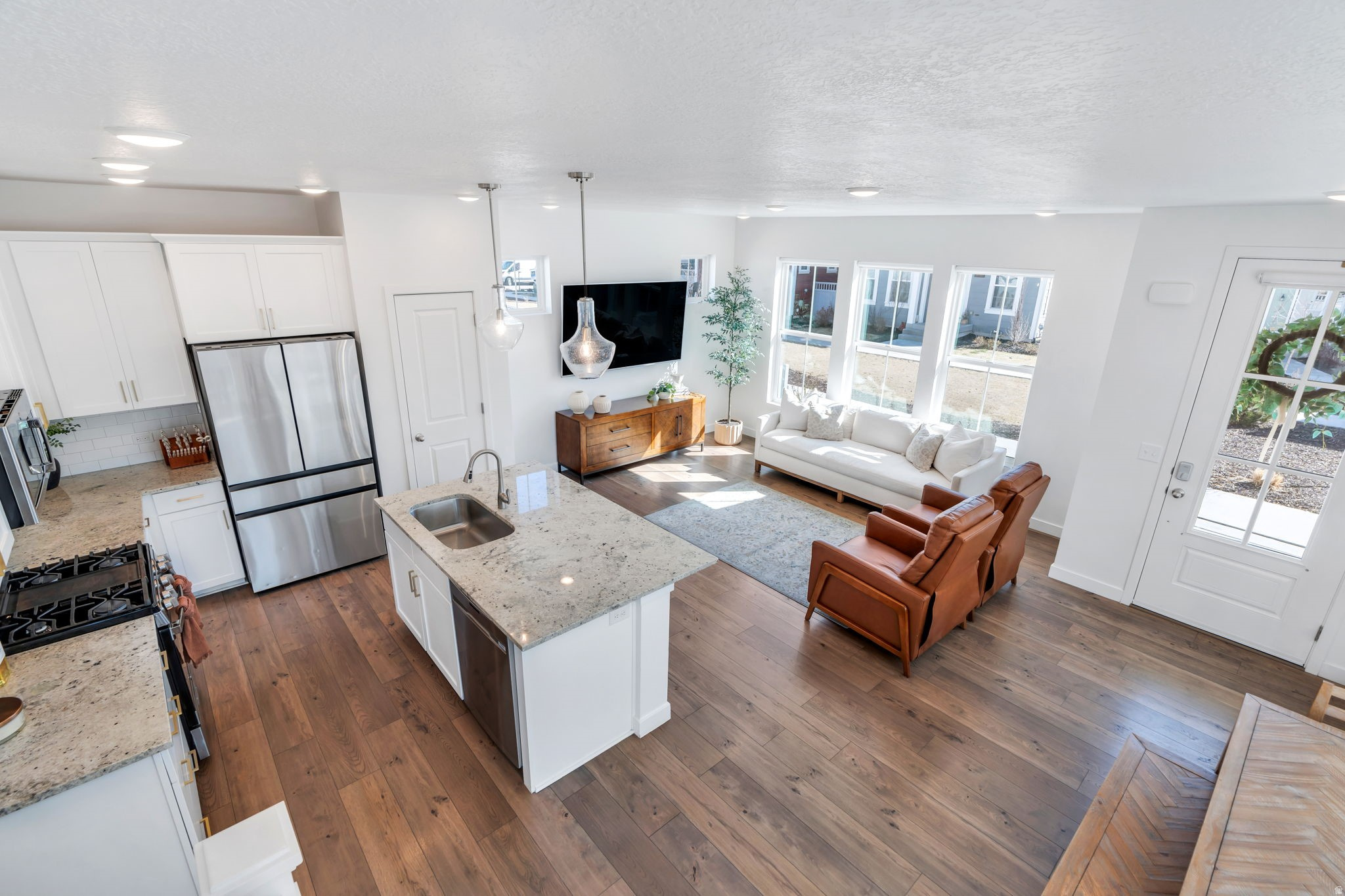 DAYBREAK - Residential