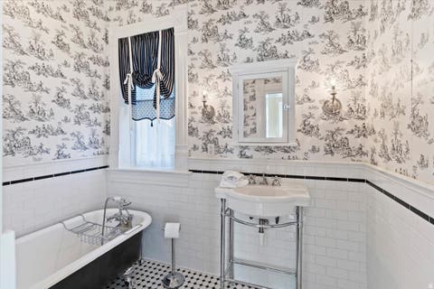 Tiny photo for 42 W CENTER ST, Kaysville, UT 84037 (MLS # 2177236)