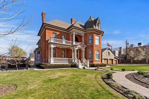 Photo of 42 W CENTER ST, Kaysville, UT 84037 (MLS # 2177236)