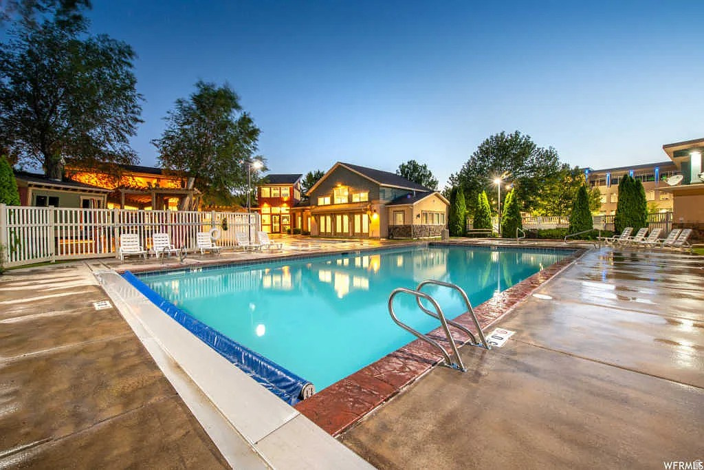 SUMMERLANE AT THE DISTRICT - Residential