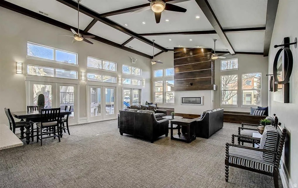 SUMMERLANE AT THE DISTRICT - Residential