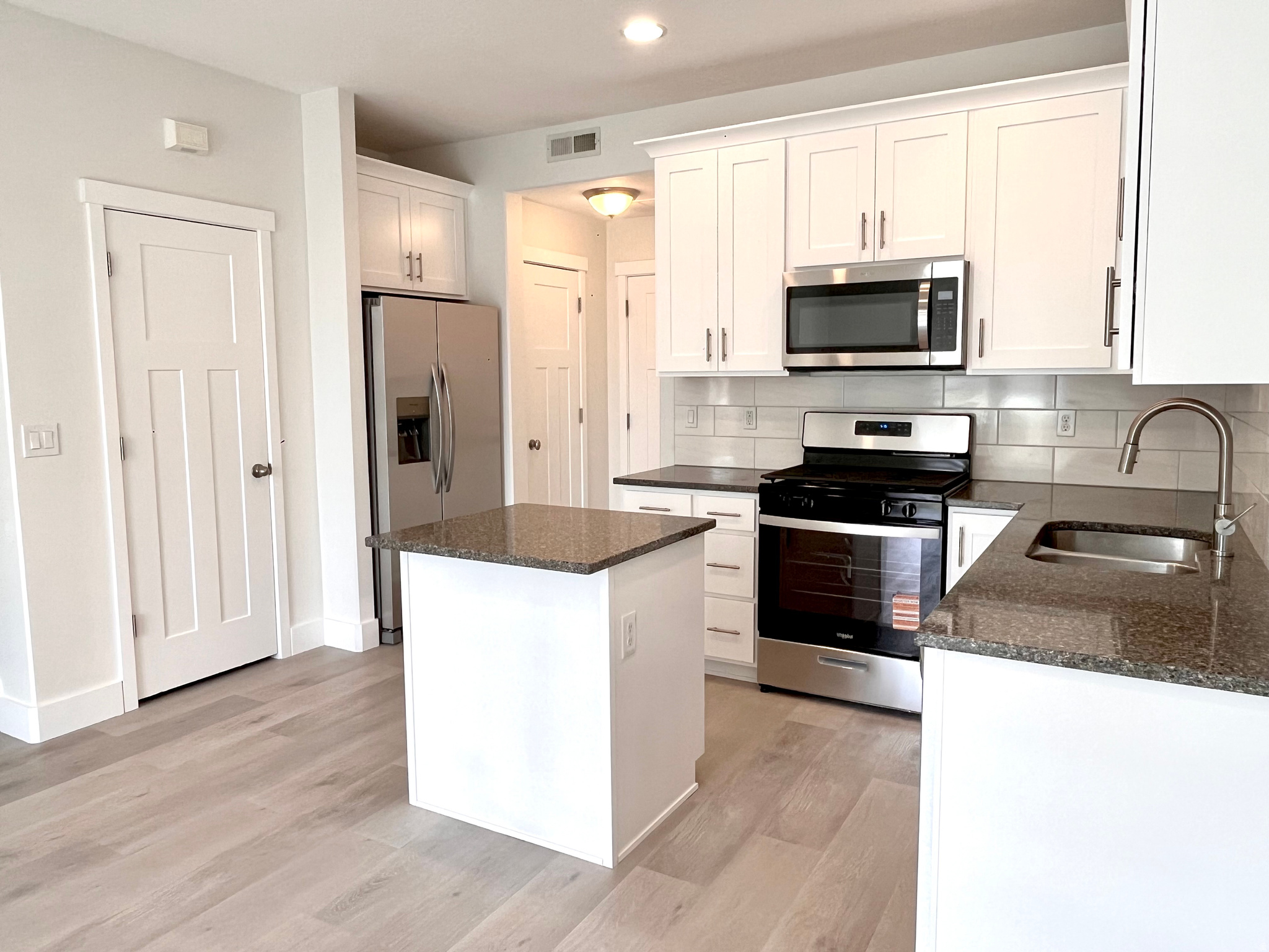 SUMMERLANE AT THE DISTRICT - Residential