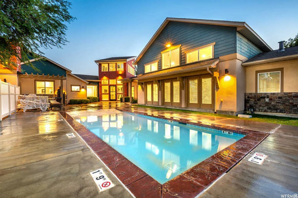 SUMMERLANE AT THE DISTRICT - Residential