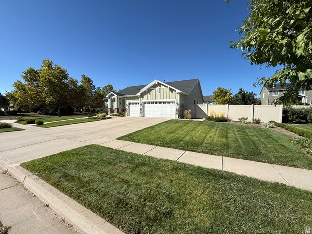 Photo of 2054 W LOVELAND CT S, Farmington, UT 84025 (MLS # 2184008)
