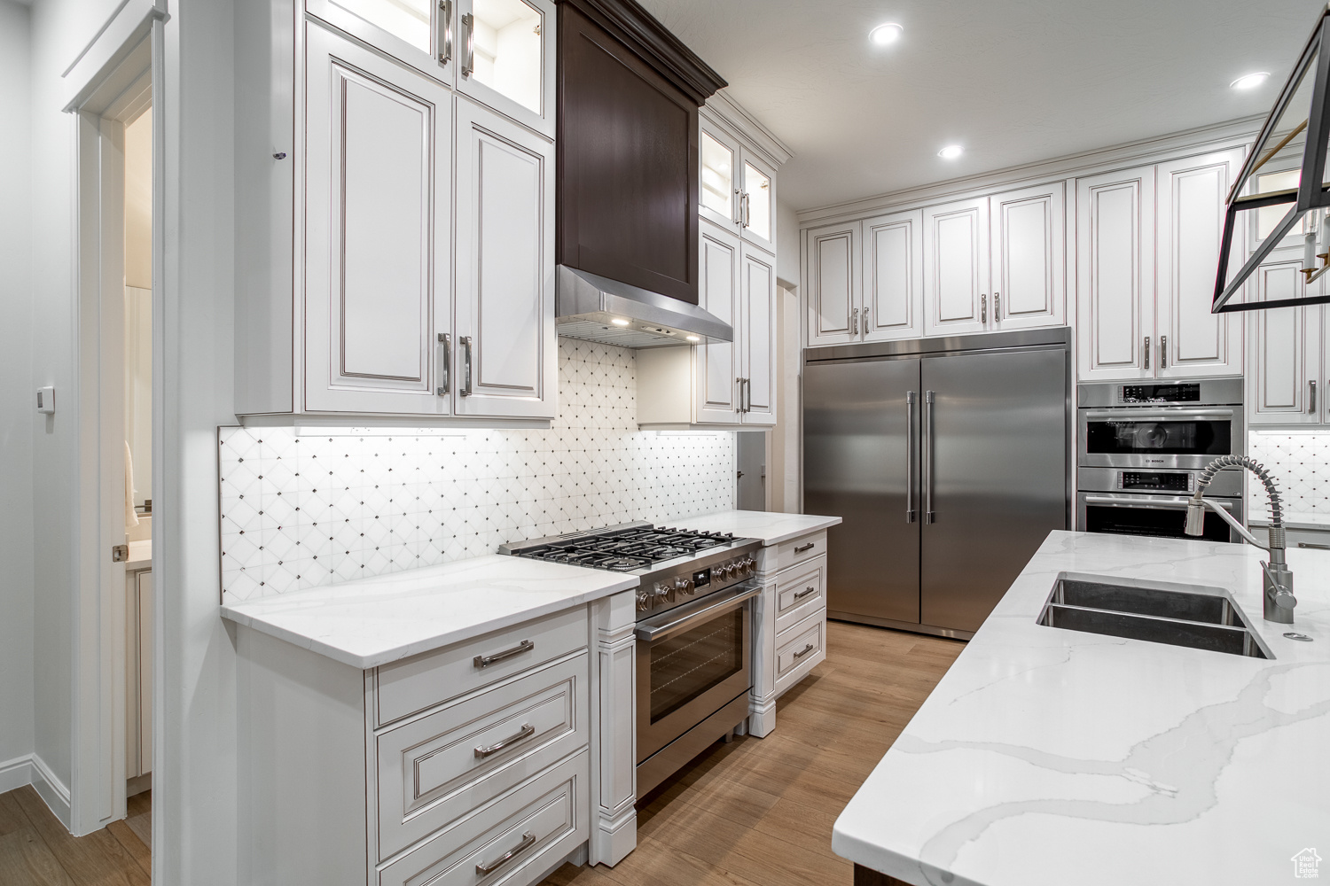 ANCESTOR ESTATES - Residential