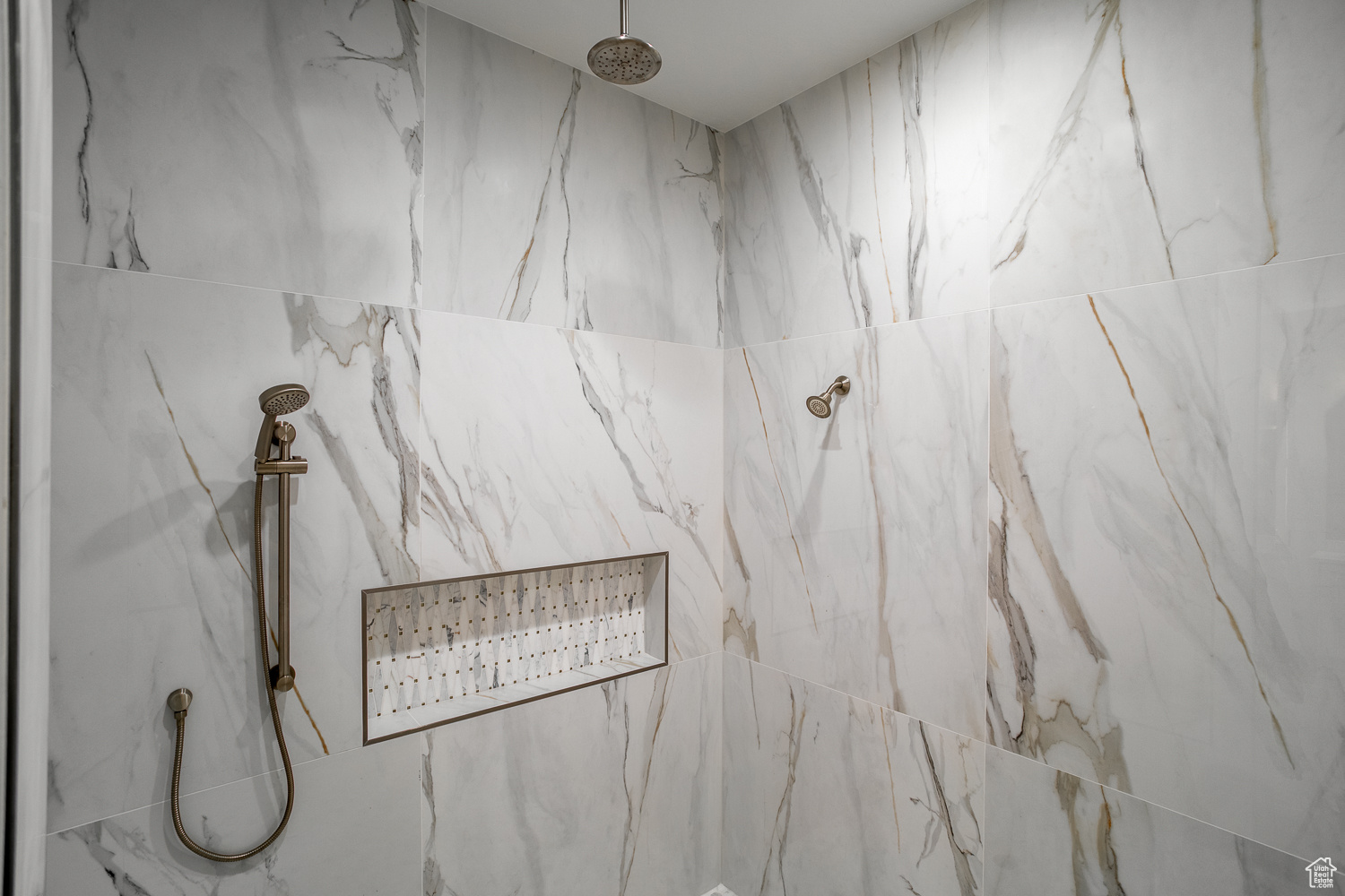 ANCESTOR ESTATES - Residential