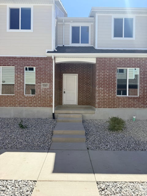 Photo of 773 N PHEASANTBROOK DR #3B, Centerville, UT 84014 (MLS # 2165765)