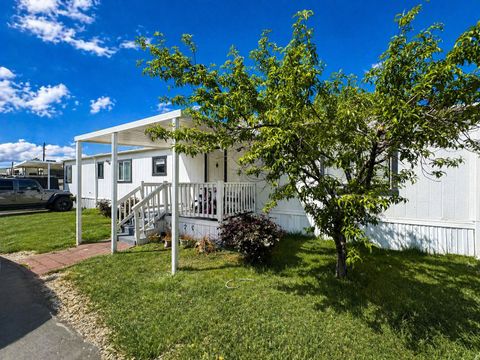 Photo of 33 E APOLLO WAY, Sandy, UT 84070 (MLS # 2154036)