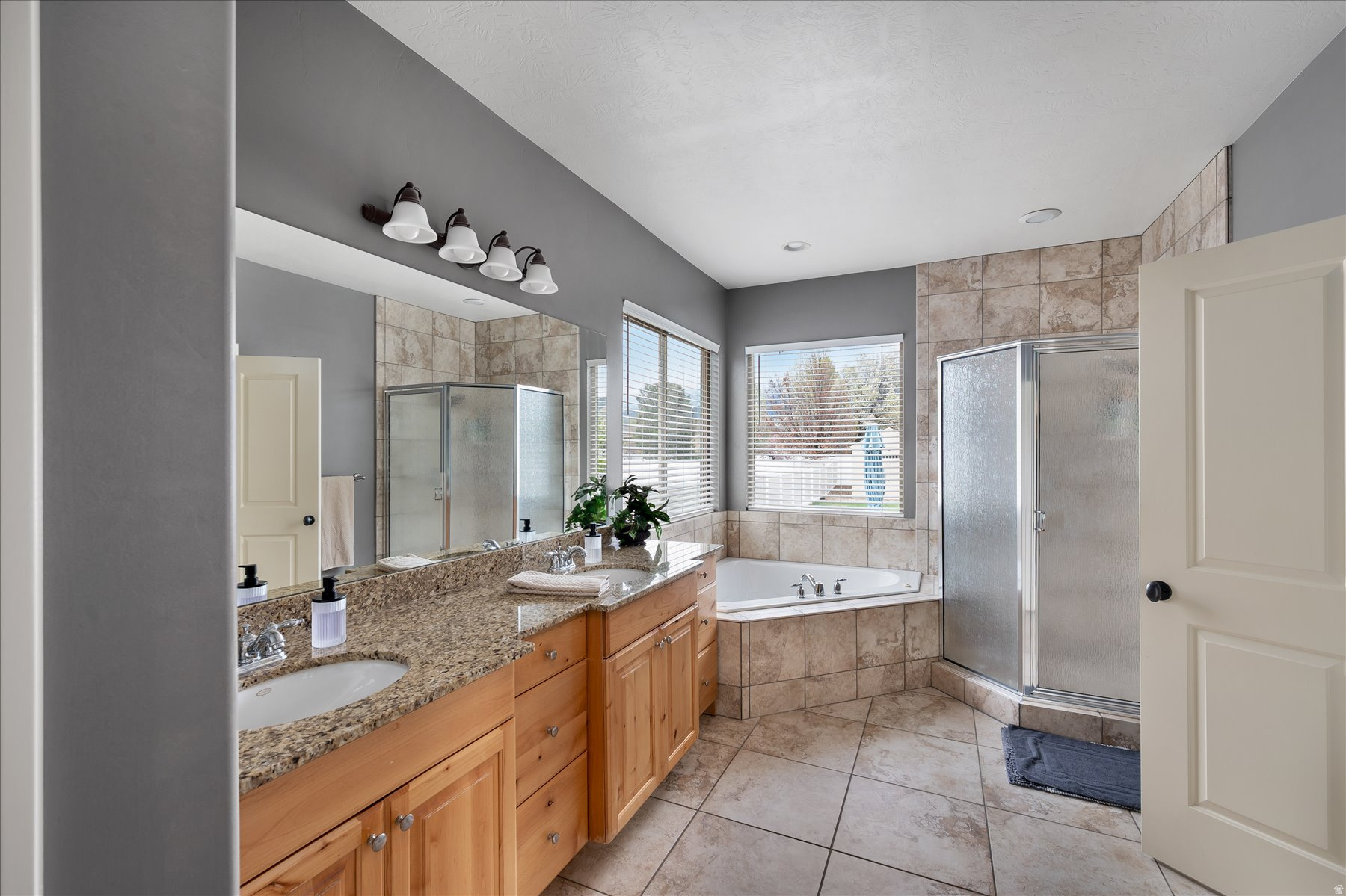 TROPHY MEADOWS - Residential