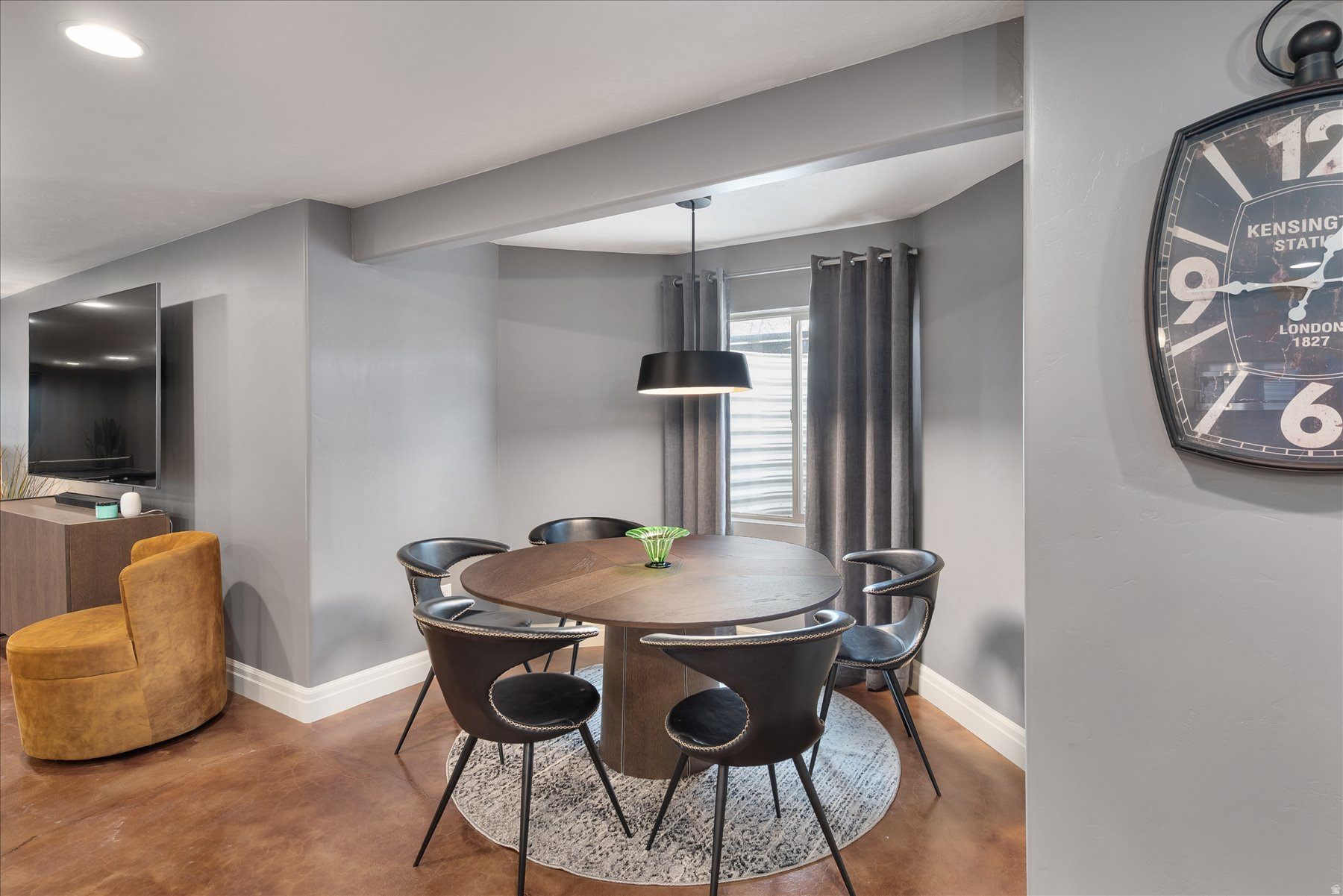 TROPHY MEADOWS - Residential