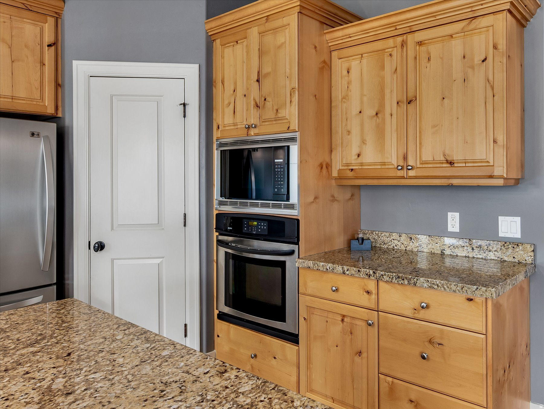 TROPHY MEADOWS - Residential