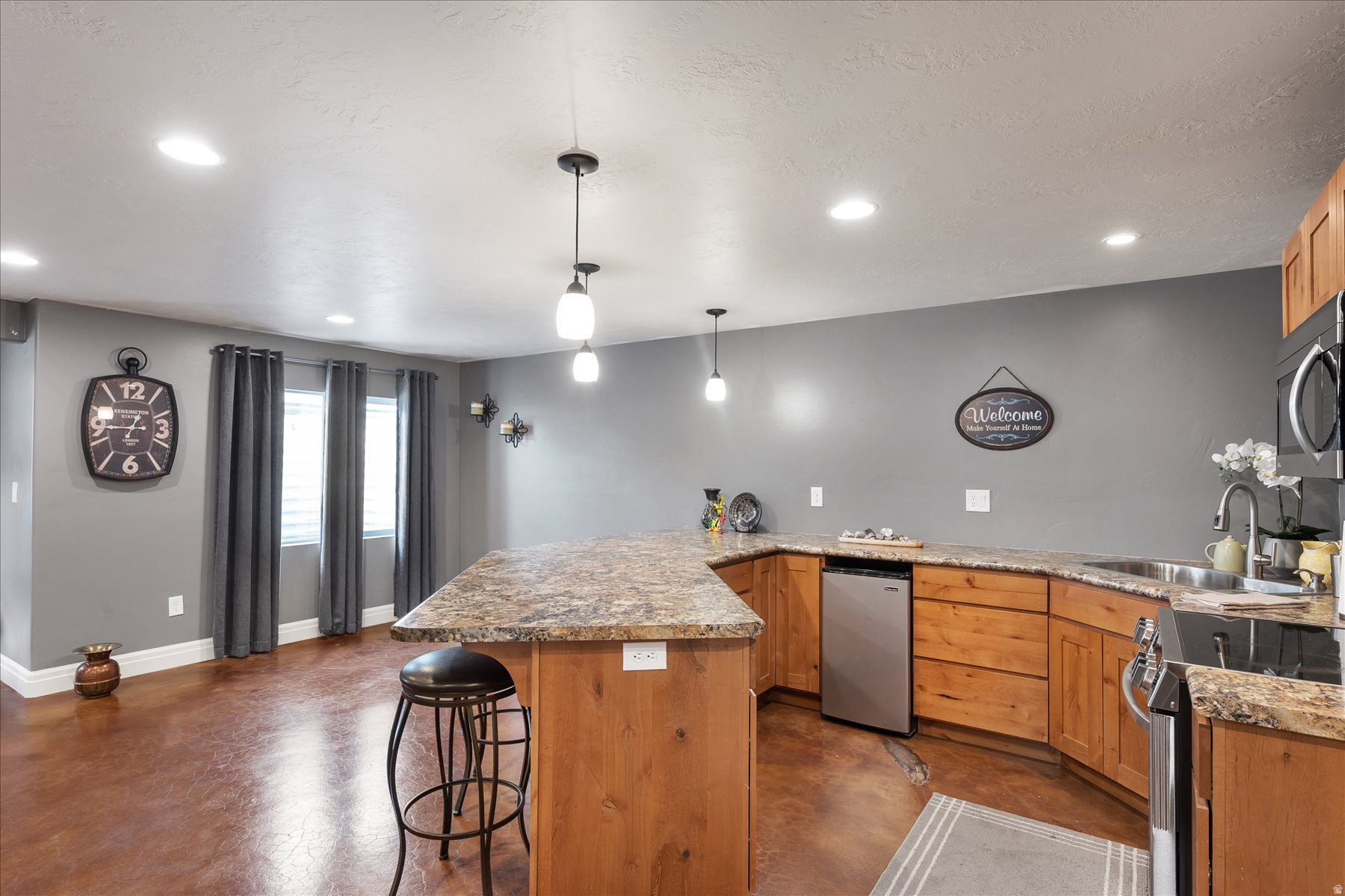 TROPHY MEADOWS - Residential