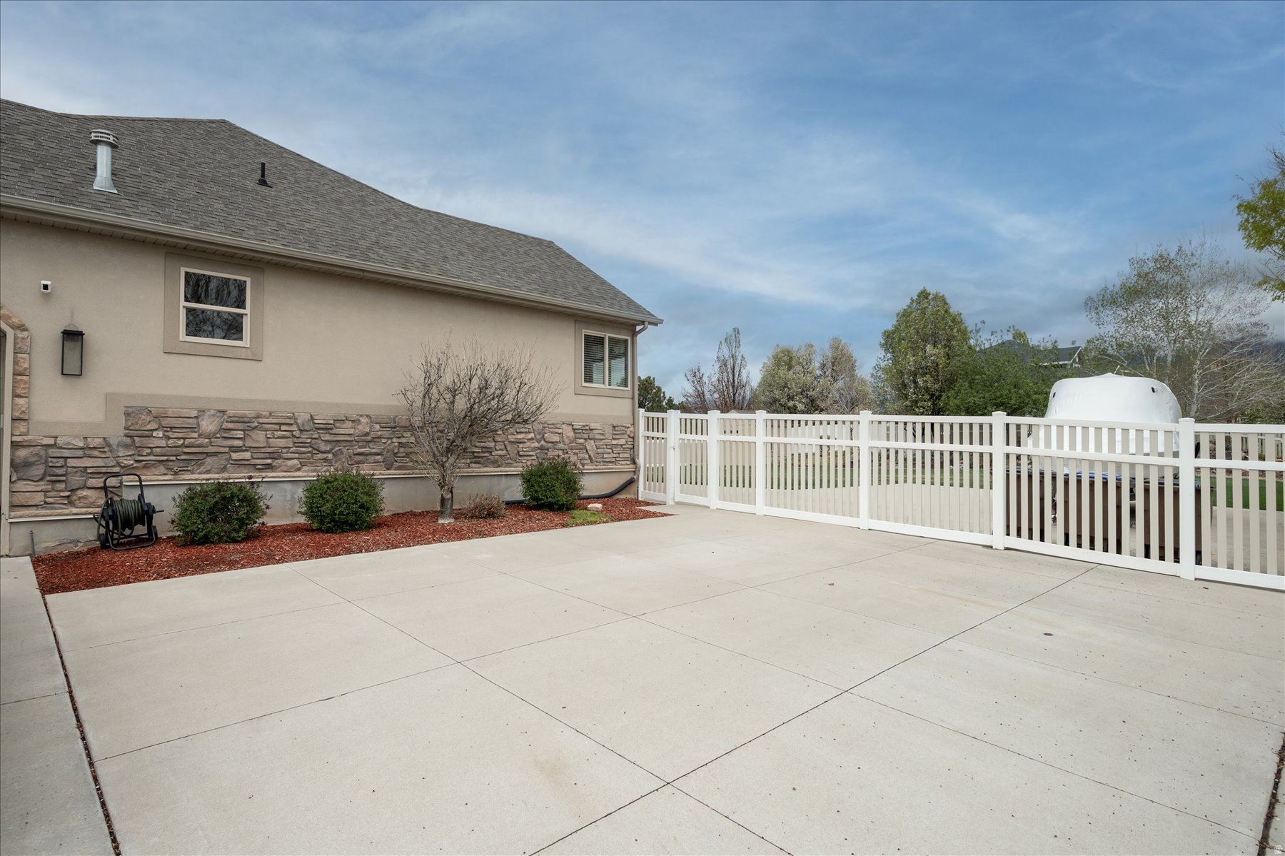 TROPHY MEADOWS - Residential