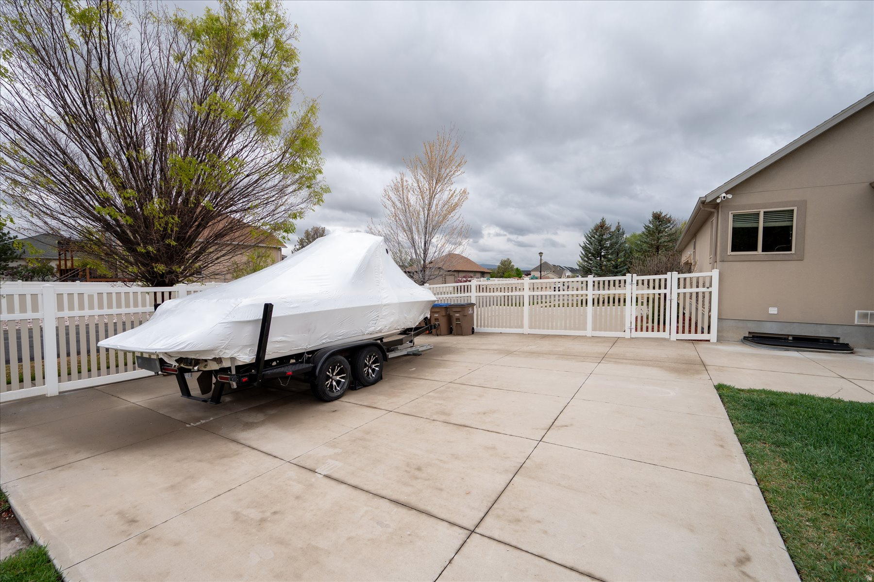 TROPHY MEADOWS - Residential