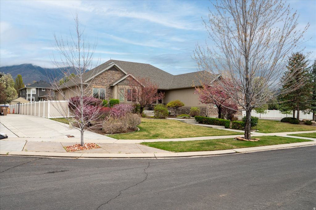 Photo of 12091 S KATELYN PARK CT, Draper, UT 84020 (MLS # 2148198)