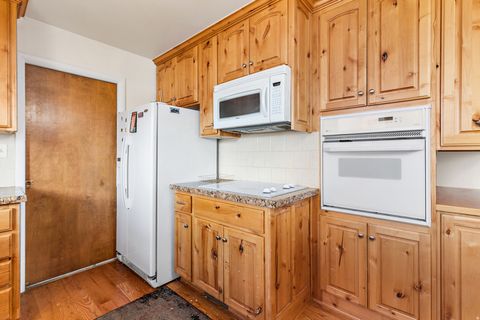 Tiny photo for 943 S 550 E, Orem, UT 84097 (MLS # 2136827)