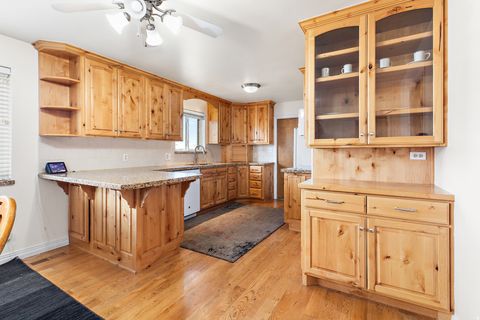 Tiny photo for 943 S 550 E, Orem, UT 84097 (MLS # 2136827)