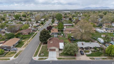 Tiny photo for 788 W 2400 N, Clinton, UT 84015 (MLS # 2149879)