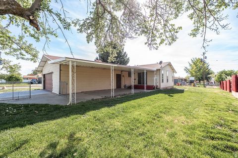 Tiny photo for 788 W 2400 N, Clinton, UT 84015 (MLS # 2149879)
