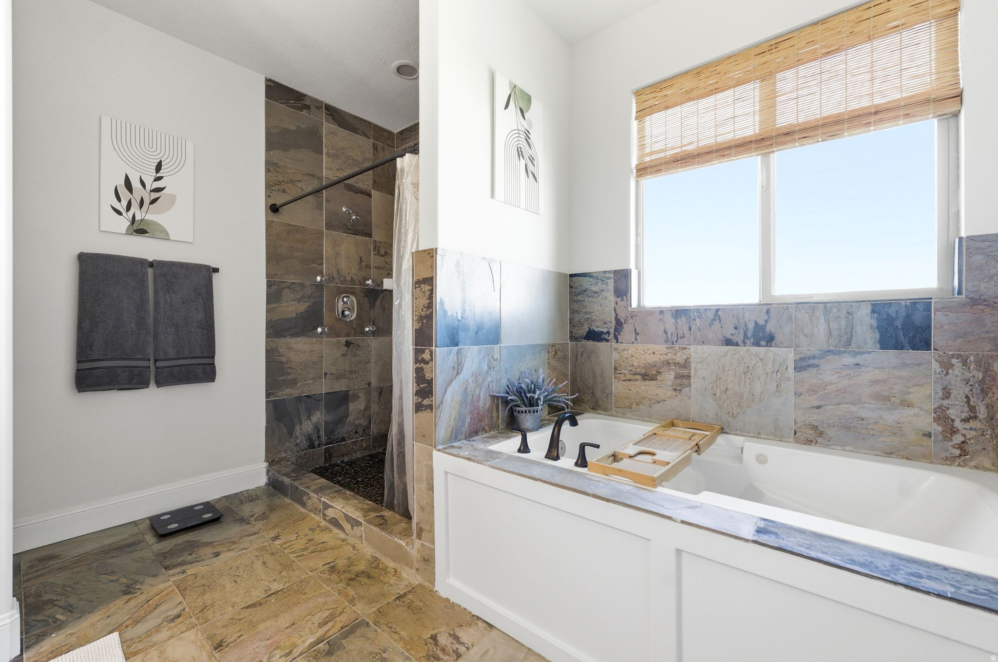 FARMINGTON RANCHES - Residential