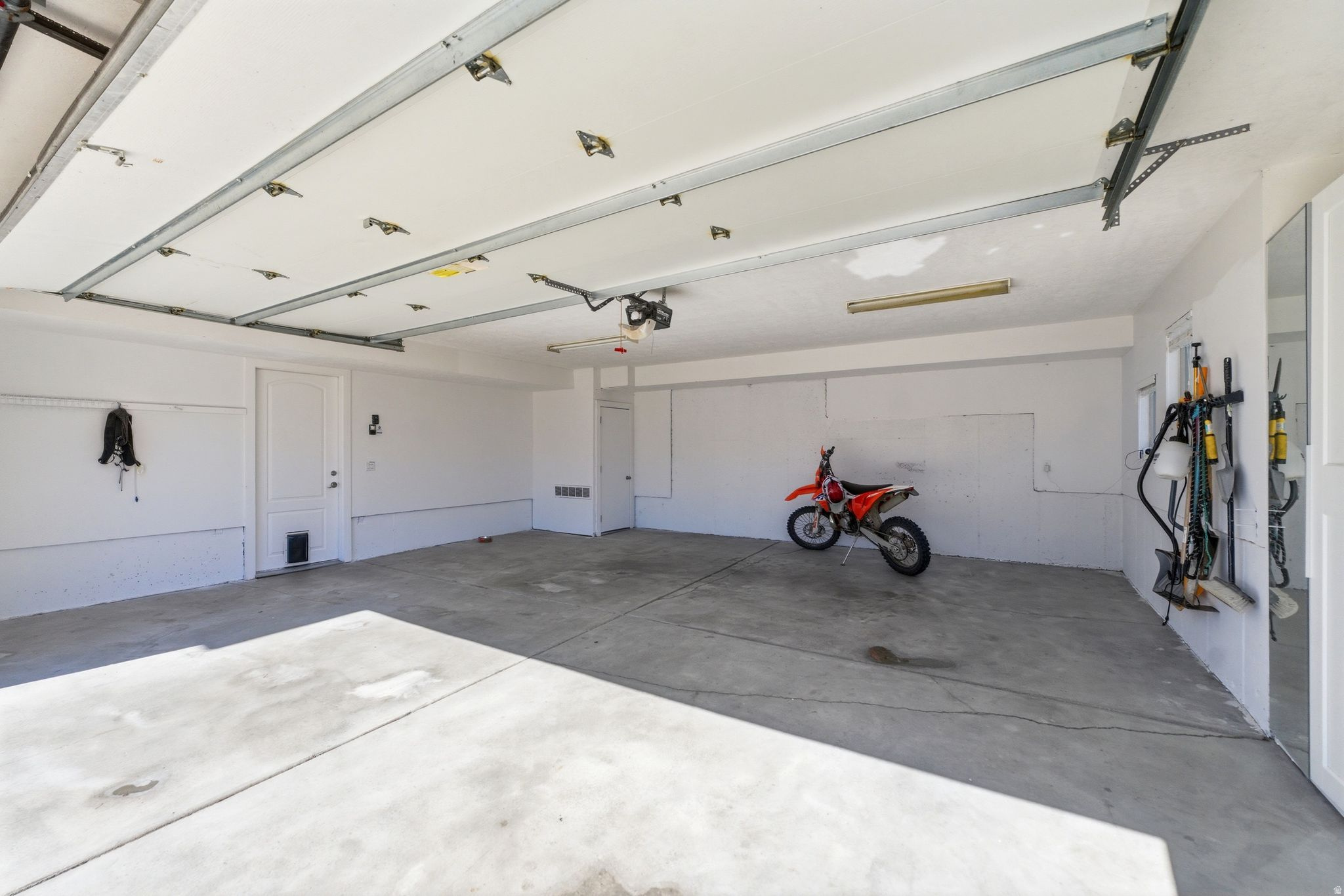 FARMINGTON RANCHES - Residential