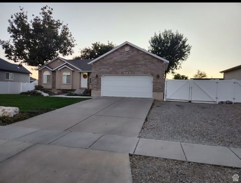 Tiny photo for 2082 S 1730 W, Syracuse, UT 84075 (MLS # 2117119)