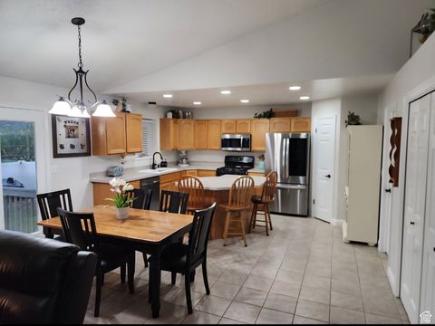 Tiny photo for 2082 S 1730 W, Syracuse, UT 84075 (MLS # 2117119)