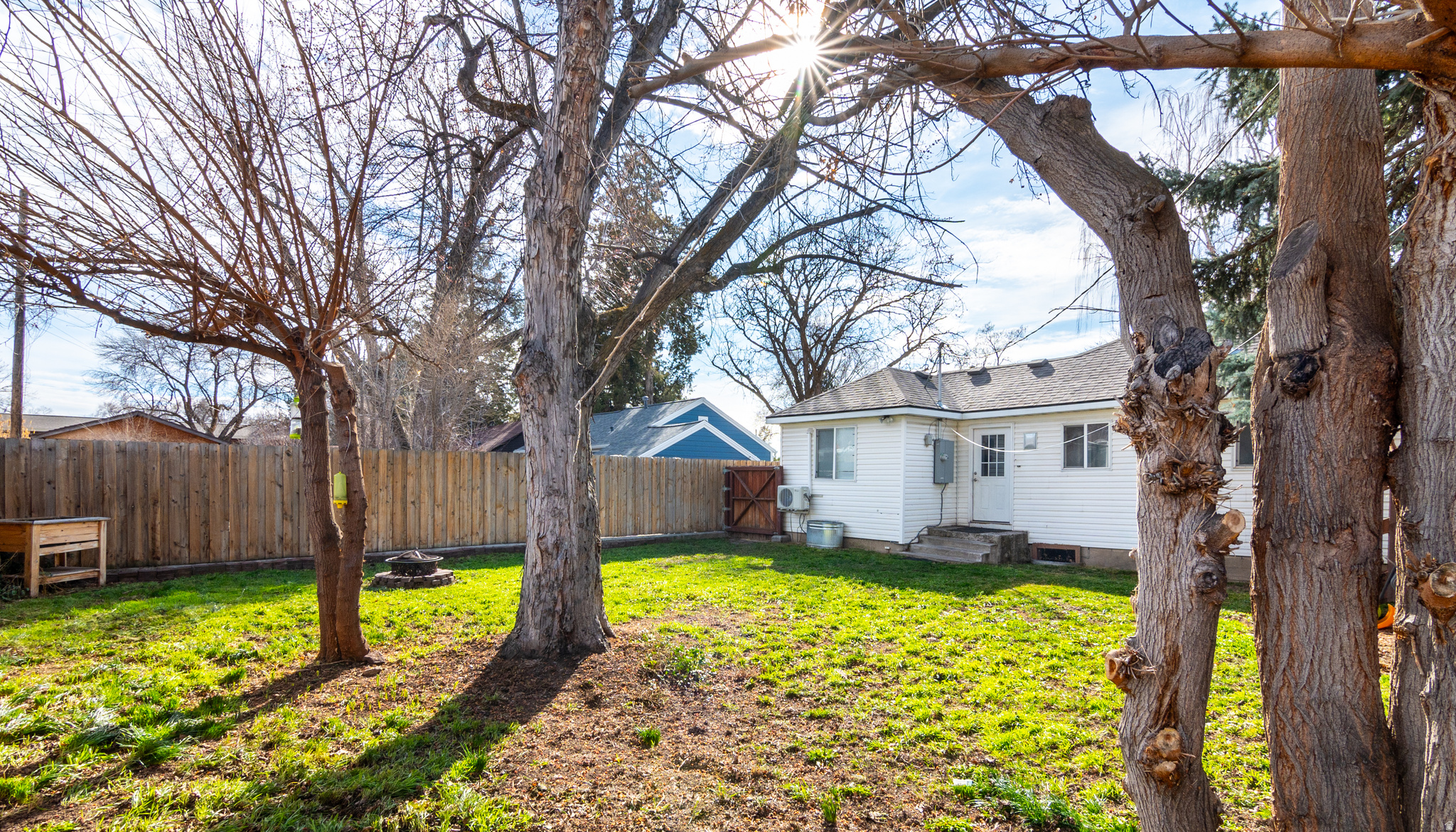 DAVIES RIVERSIDE - Residential