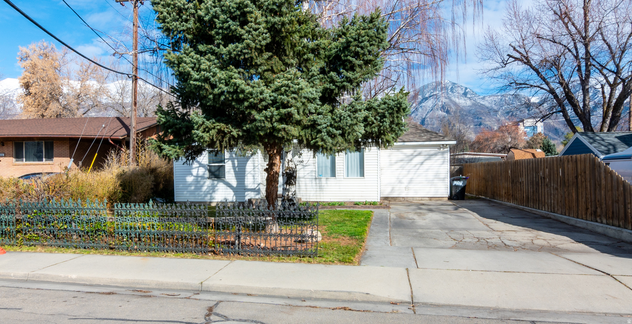 DAVIES RIVERSIDE - Residential