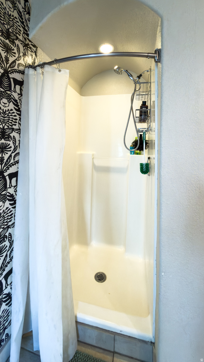 DAVIES RIVERSIDE - Residential