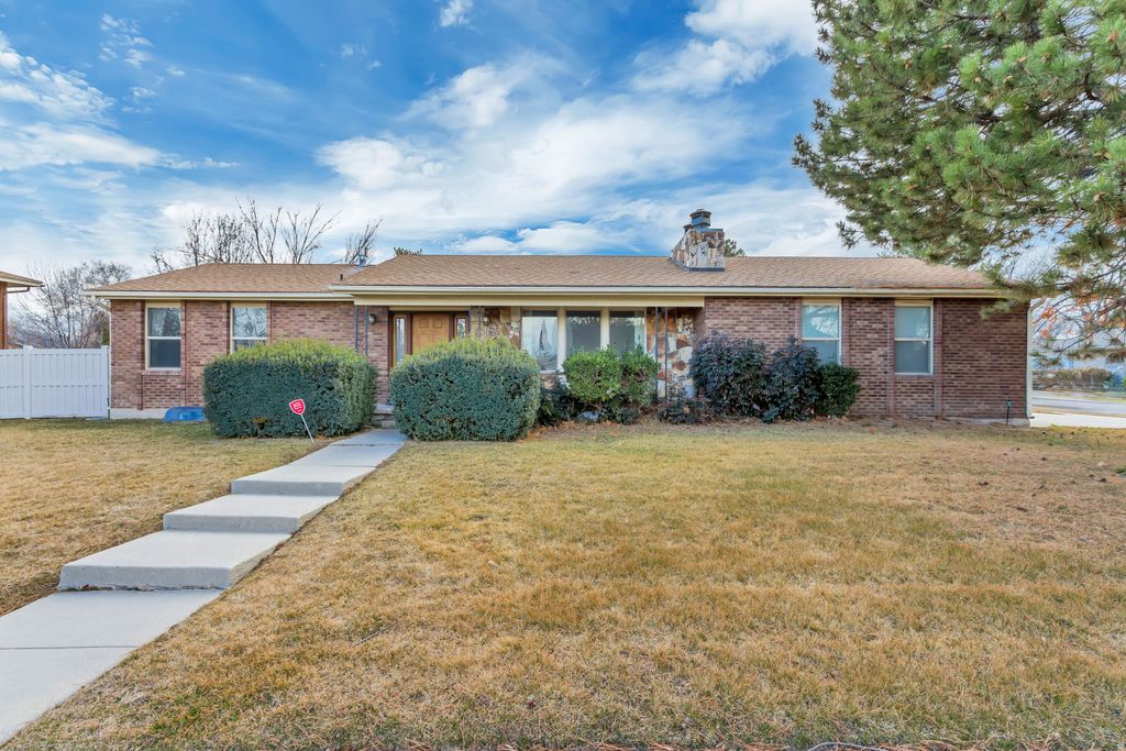 Photo of 3085 W DANUBE DR S, Salt Lake City, UT 84129 (MLS # 2138526)