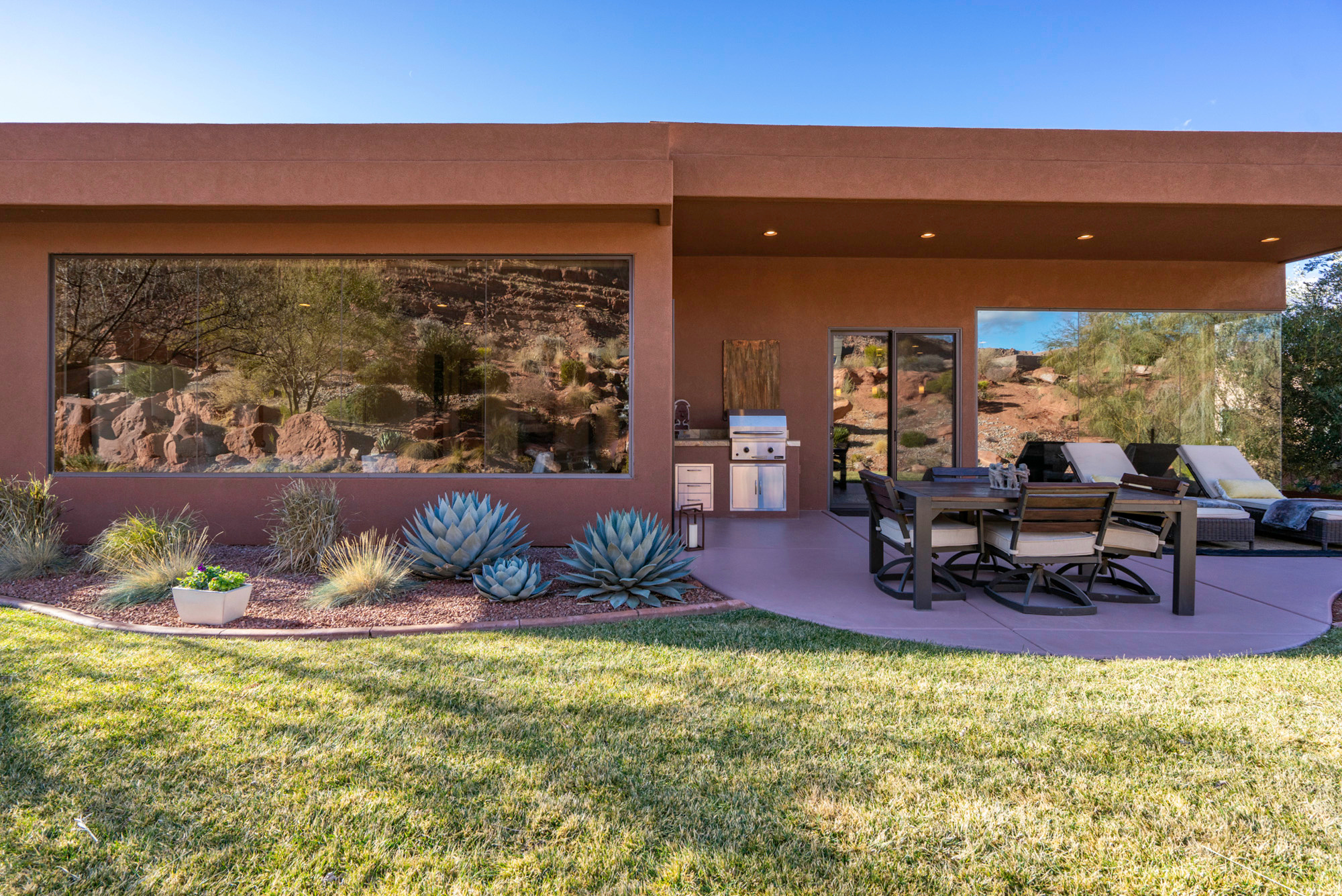 KACHINA SPRINGS EAST AT ENTRADA - Residential