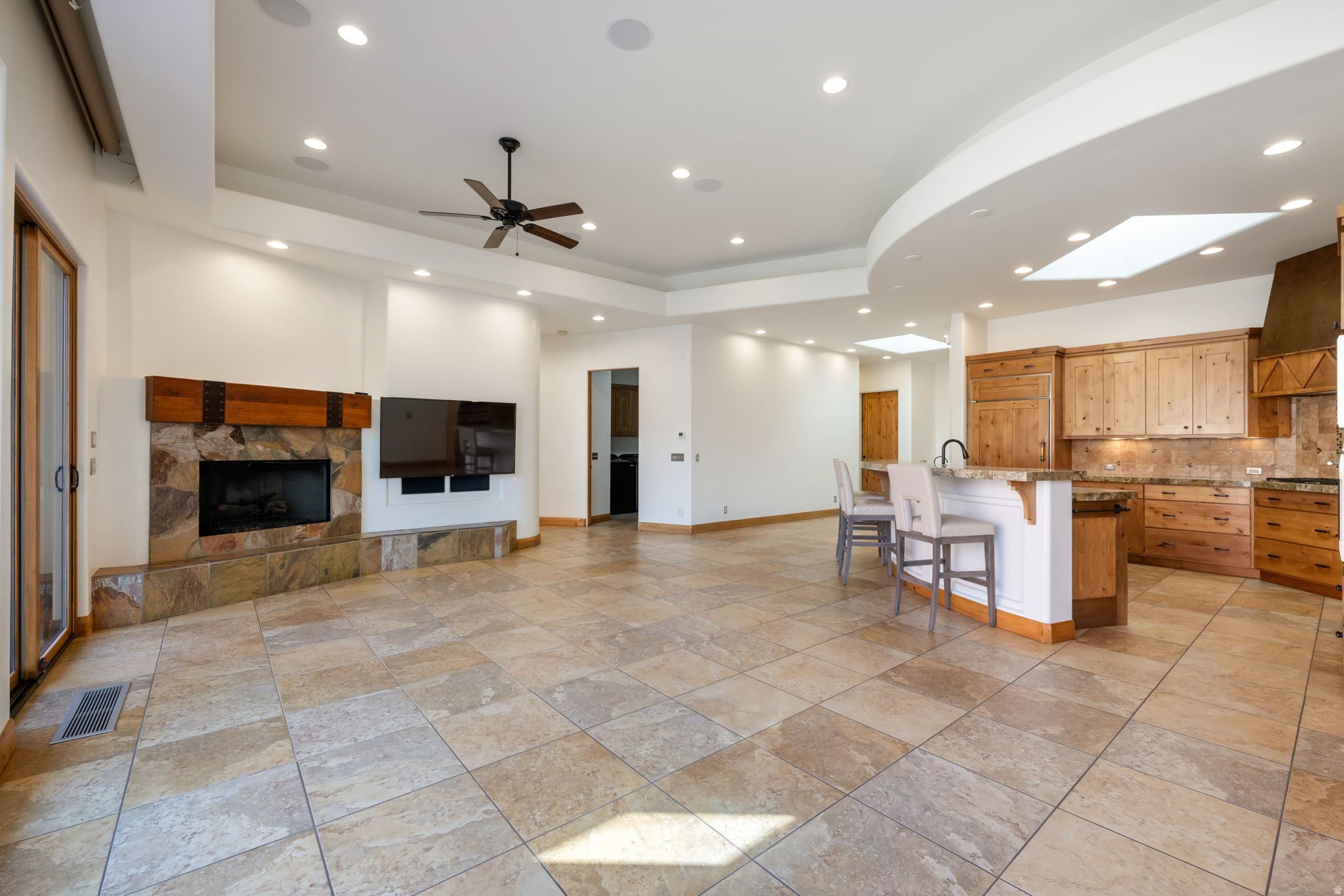 KACHINA SPRINGS EAST AT ENTRADA - Residential