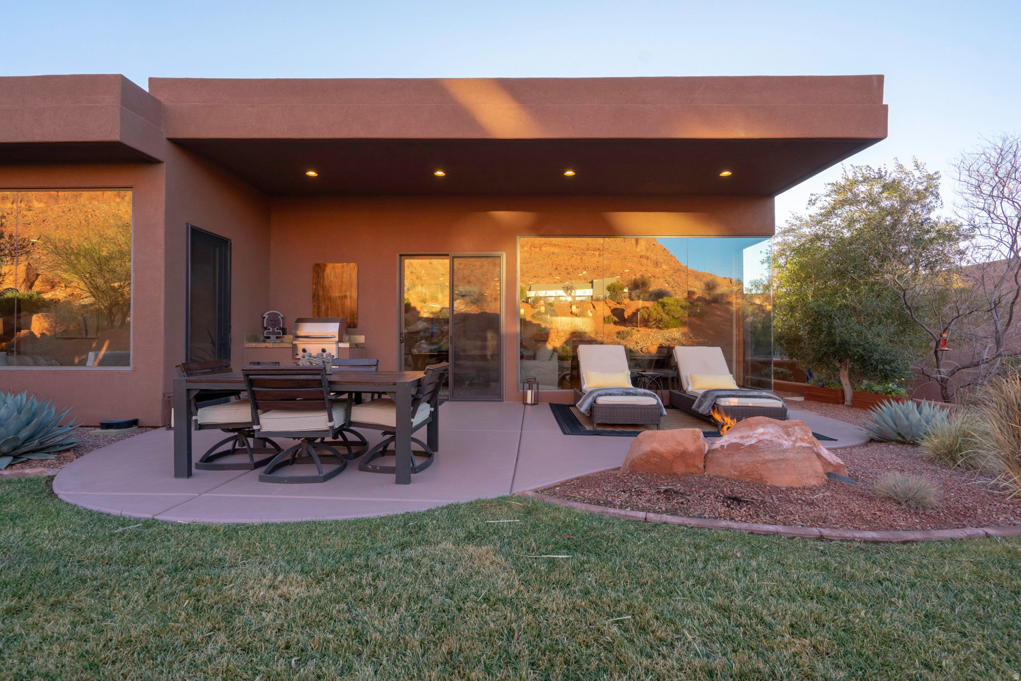 KACHINA SPRINGS EAST AT ENTRADA - Residential