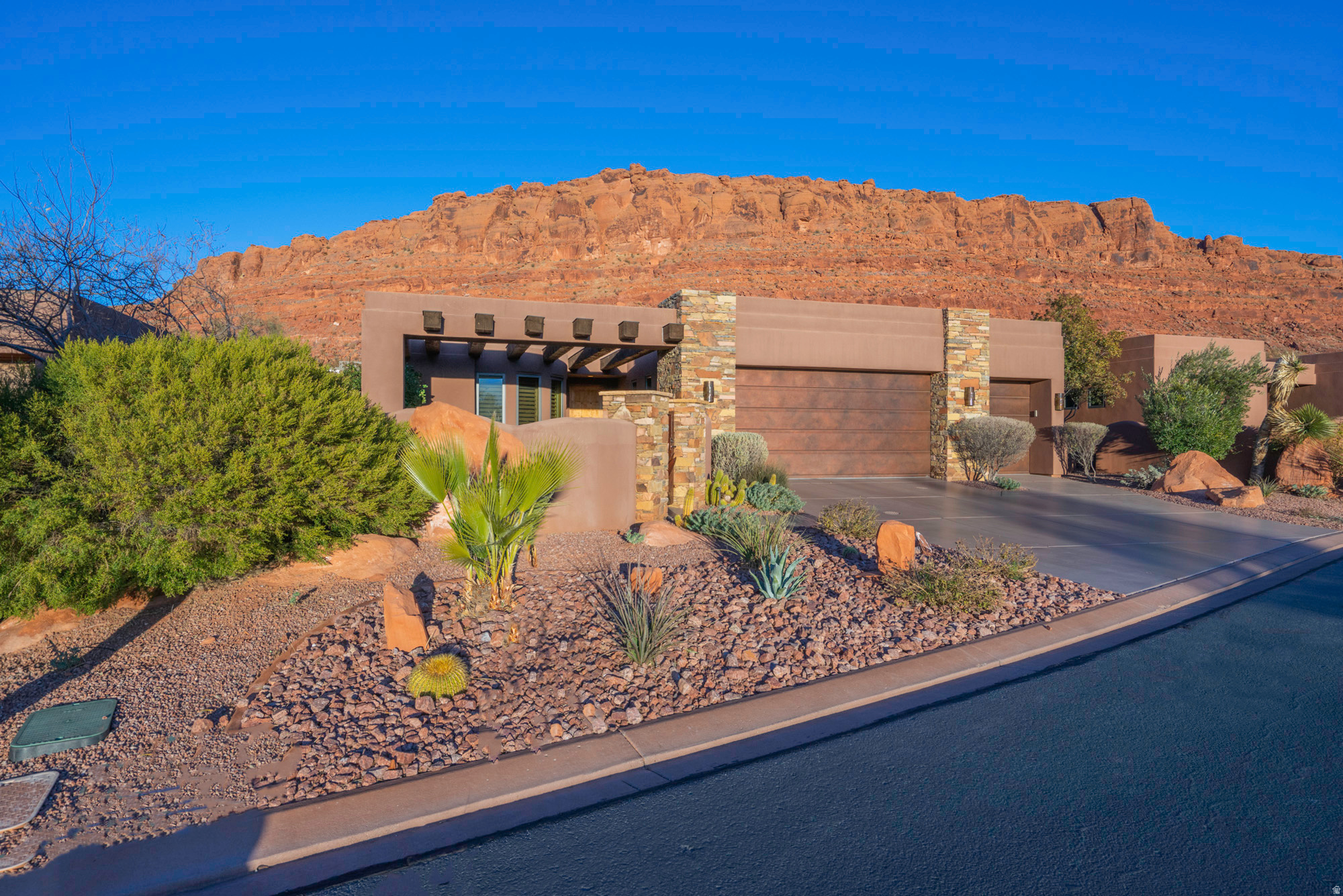 KACHINA SPRINGS EAST AT ENTRADA - Residential