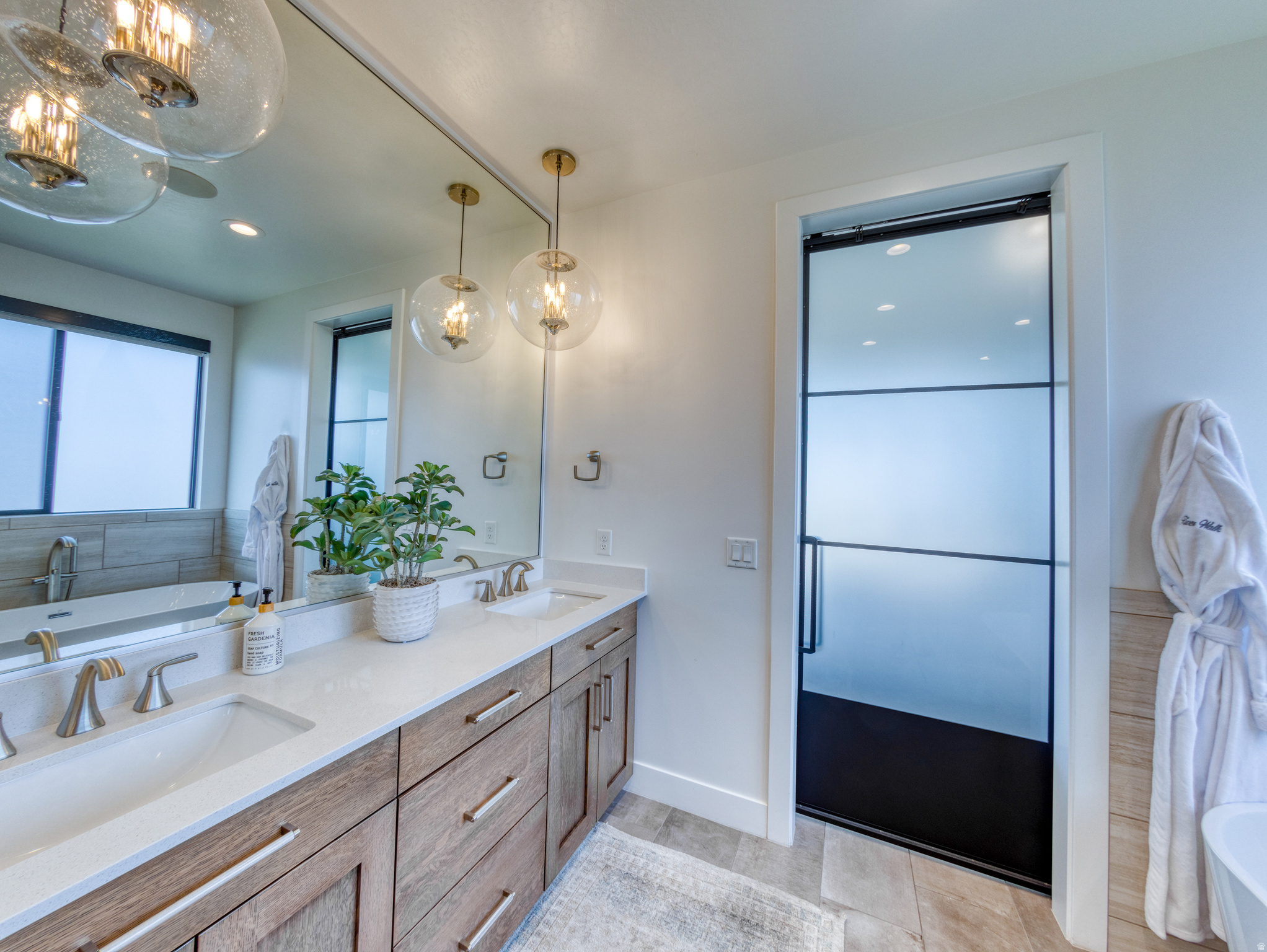 COLLEDGE FARMS - Residential