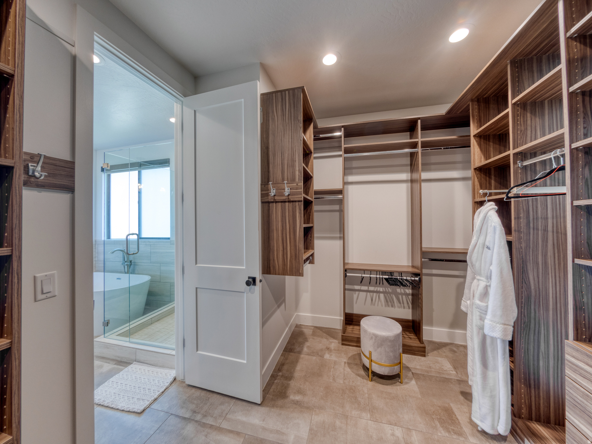 COLLEDGE FARMS - Residential