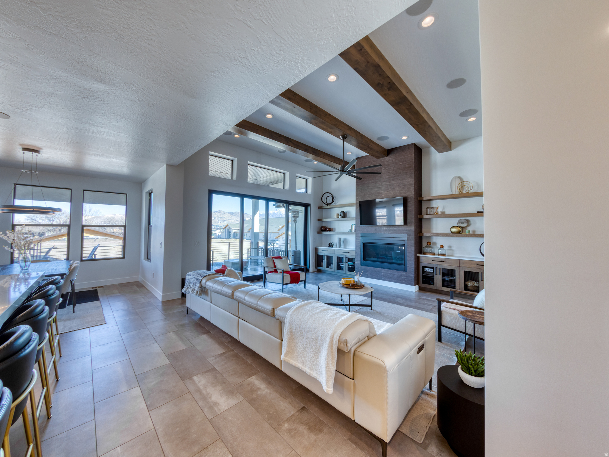 COLLEDGE FARMS - Residential